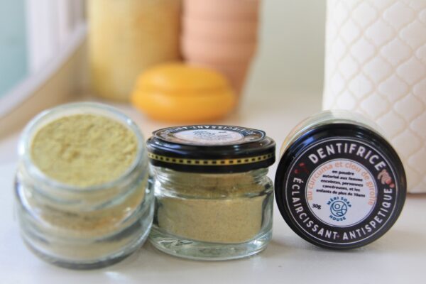 Dentifrice en poudre au curcuma & clou de girofle