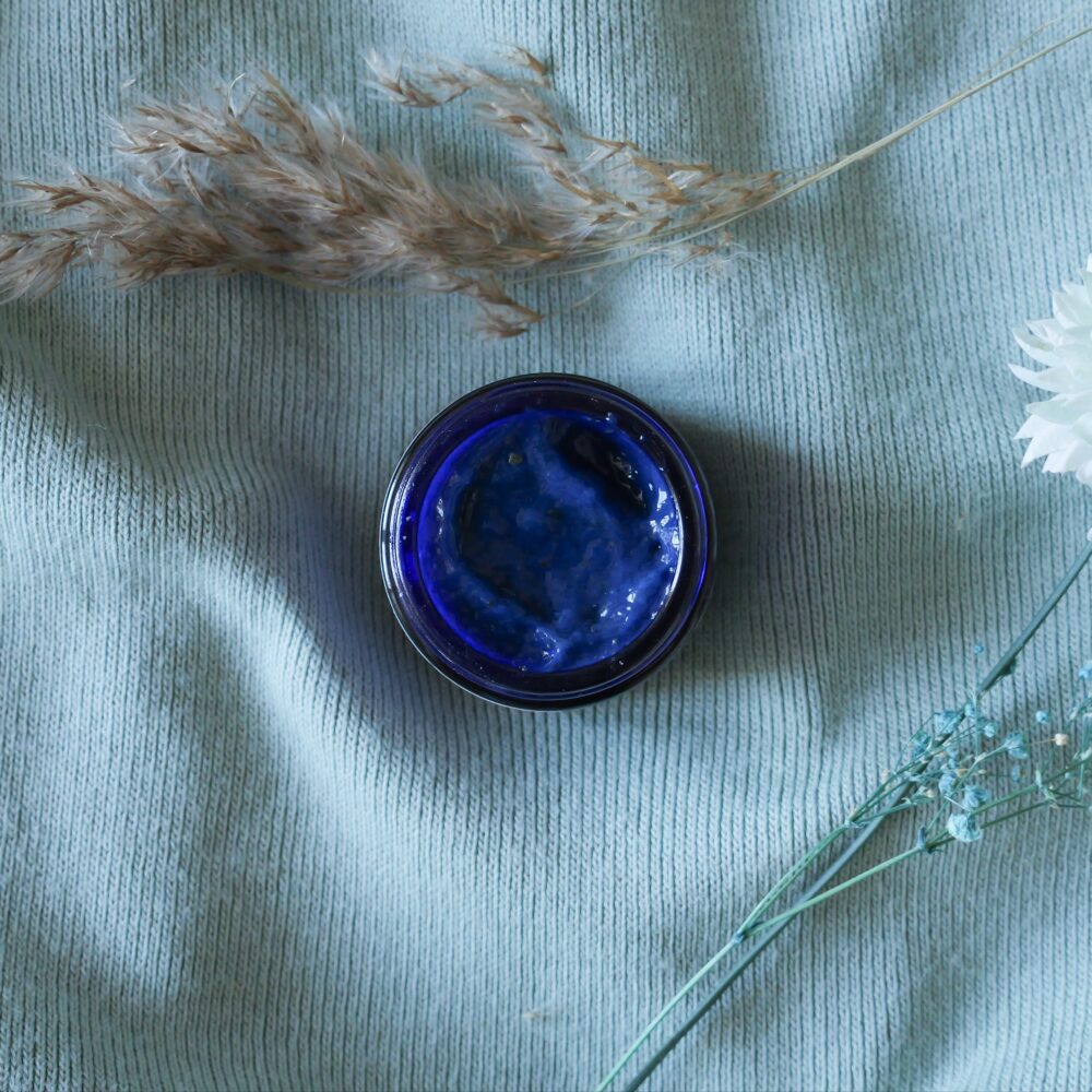 gommage facial au nila bleu