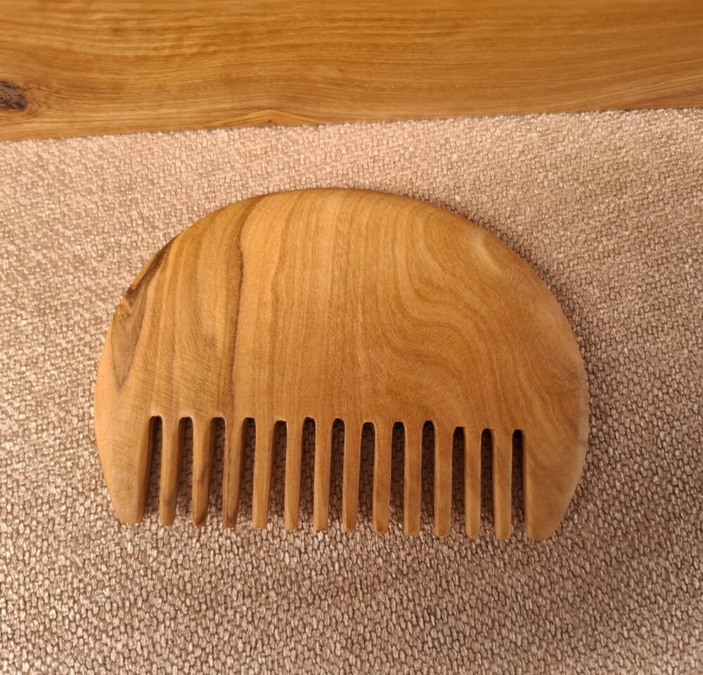 Peigne bois d'olivier diminue les croûtes