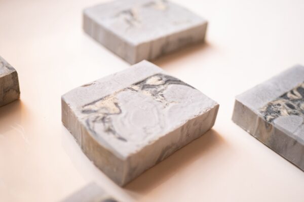 Savon violette et nigelle