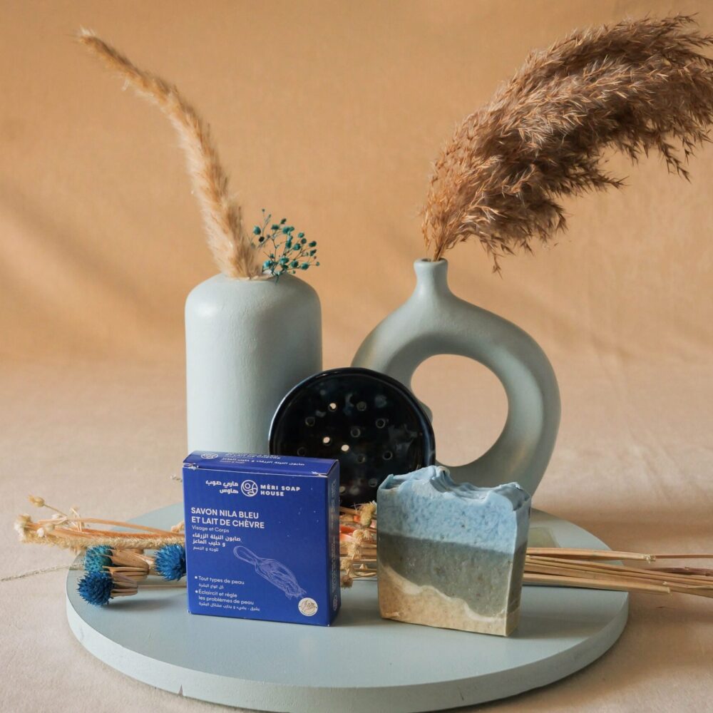 Savon nila bleu et lait de chèvre
