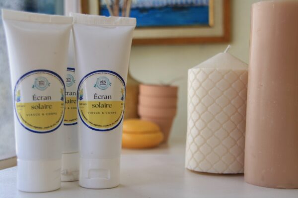 écran solaire SPF 40+
