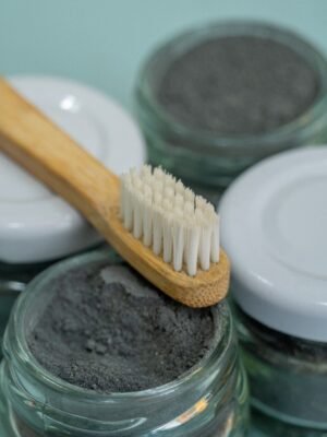 2025/11/1000093493.jpg Dentifrice en poudre au charbon actif