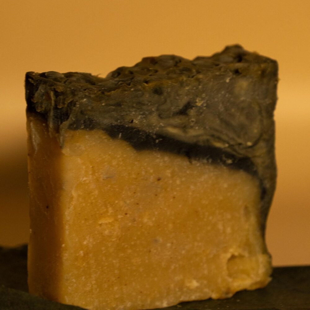 savon curcuma et cire d'abeille